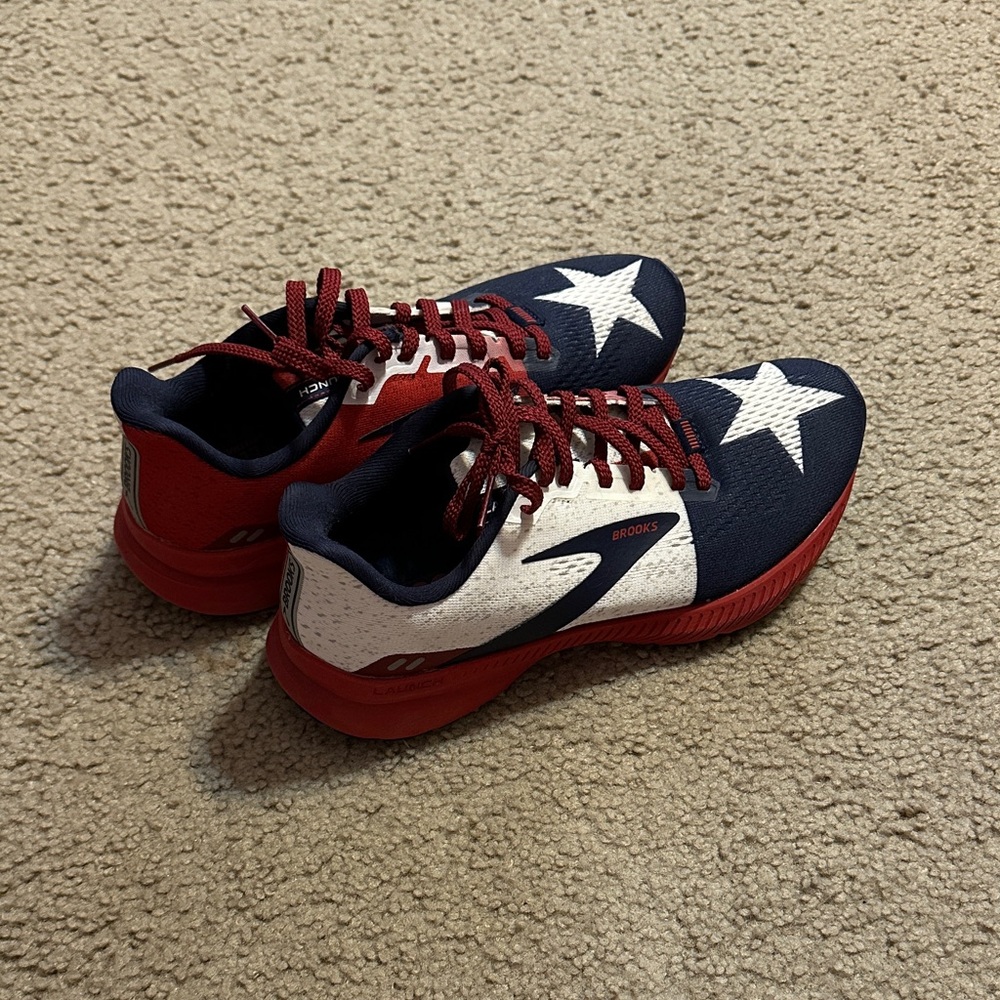 Brooks Women’s Star-Patterned Red and Blue Shoes